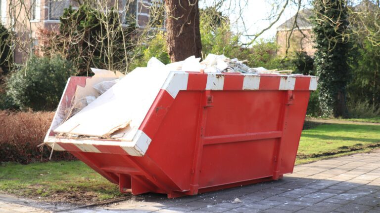loaded-garbage-dumpster-picture-id1397601154